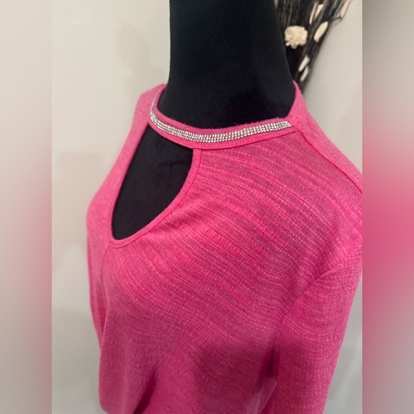 Women's Pink Short Sleeve Top - Picture 3 of 7